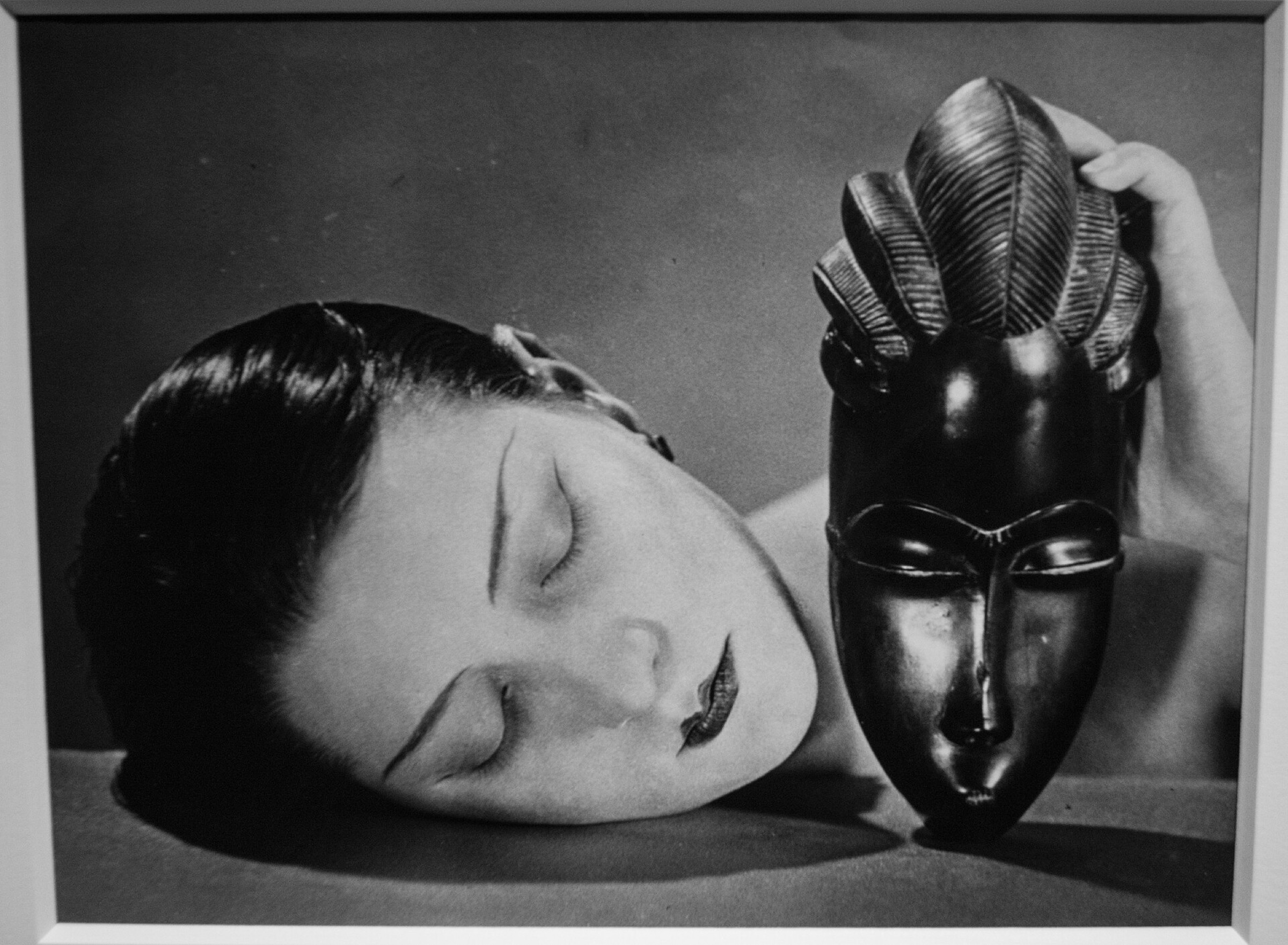 Kiki, negra y blanca de Man Ray