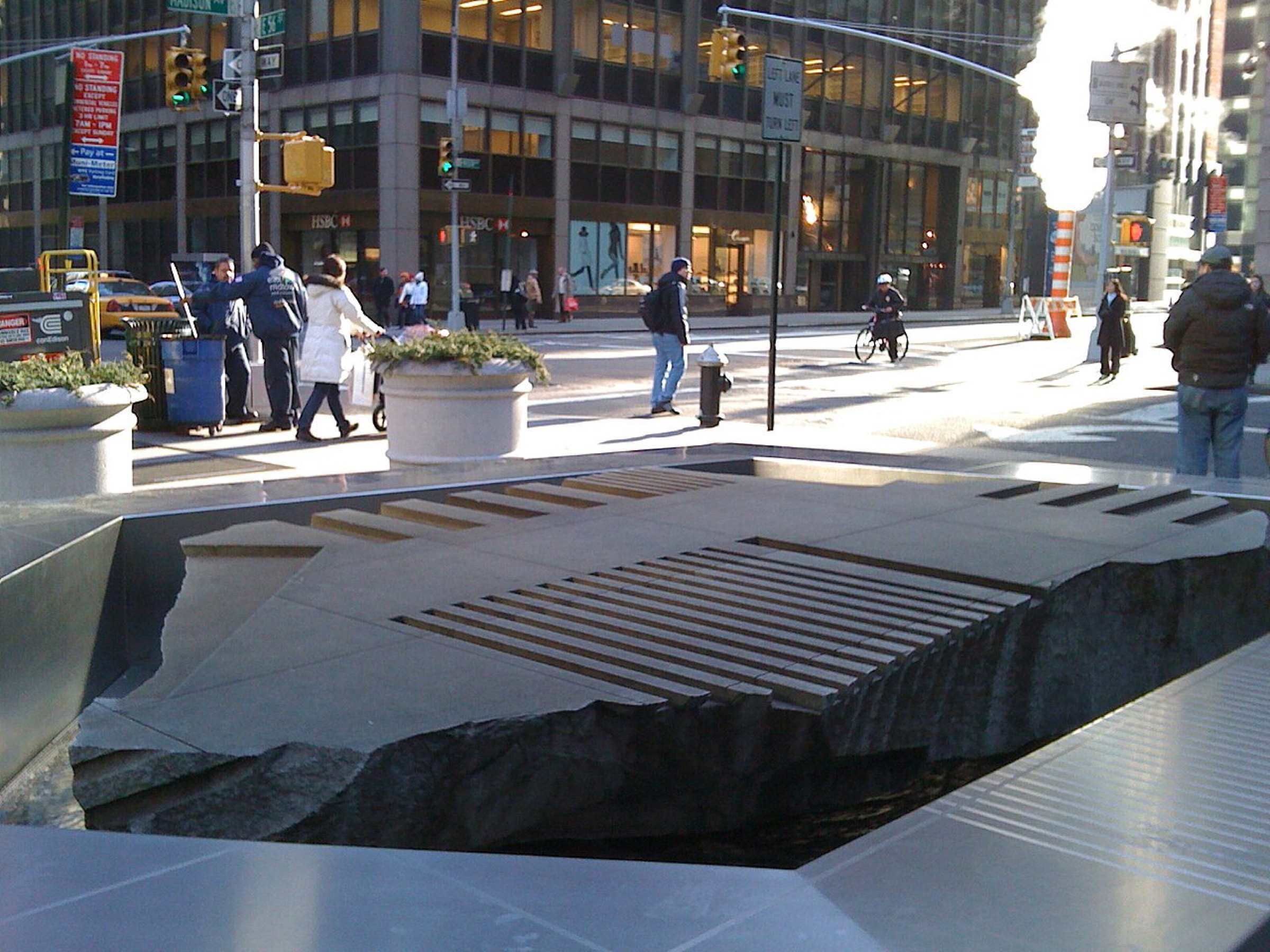 Levitated Mass de Michael Heizer