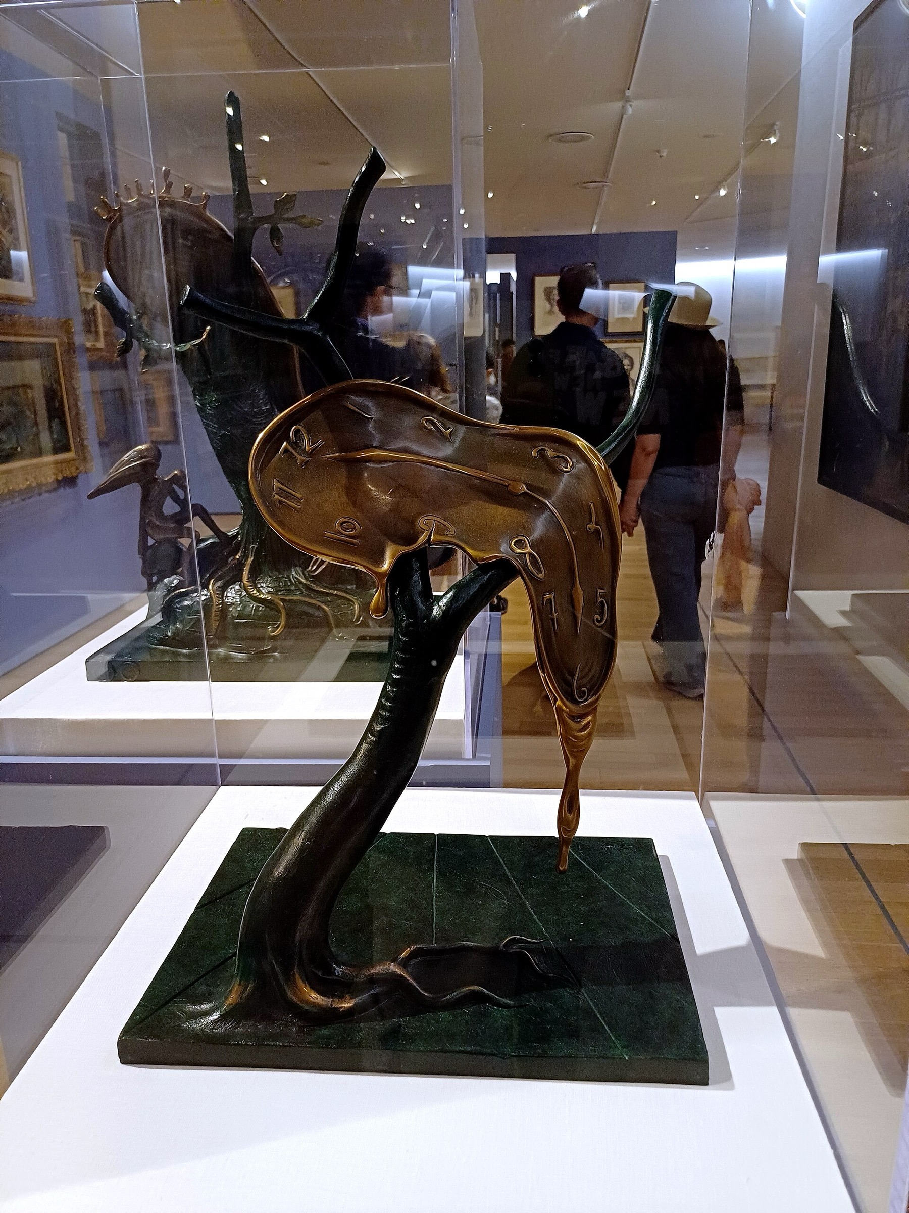 Perfil del tiempo de Salvador Dali